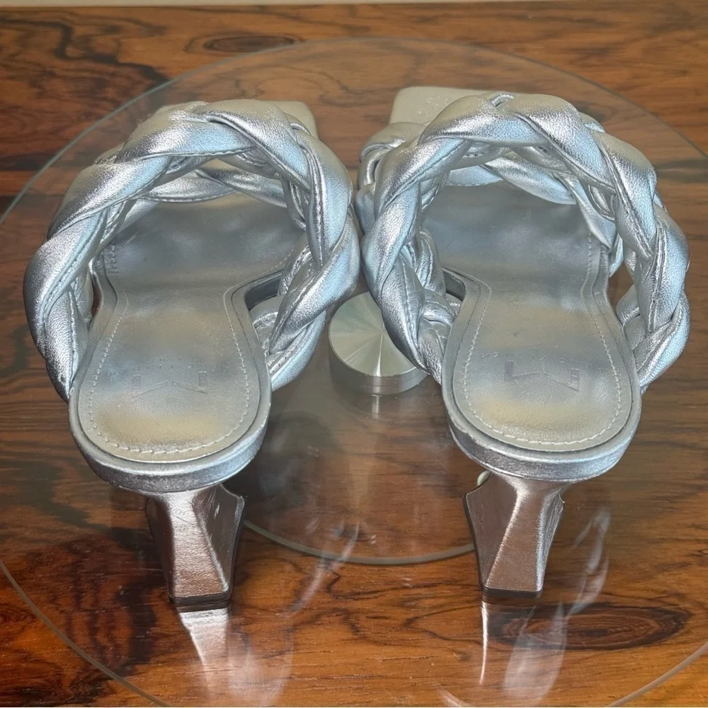 Marc Fisher LTD Hammy Sandal - silver - size 6 - Picture 12 of 16
